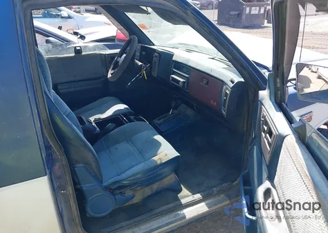 1989 Chevrolet Blazer S10 z USA, uszkodzony, nr VIN 1GNCT18Z2K0158198